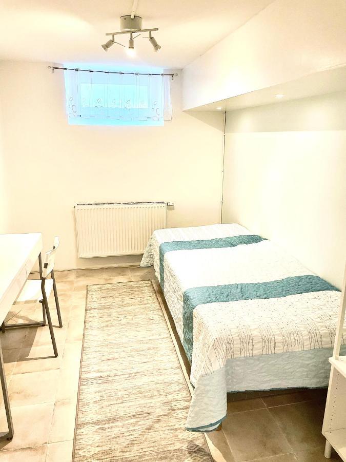3 Rooms With Private Kitchen & Private Bathroom 5B Евле Экстерьер фото