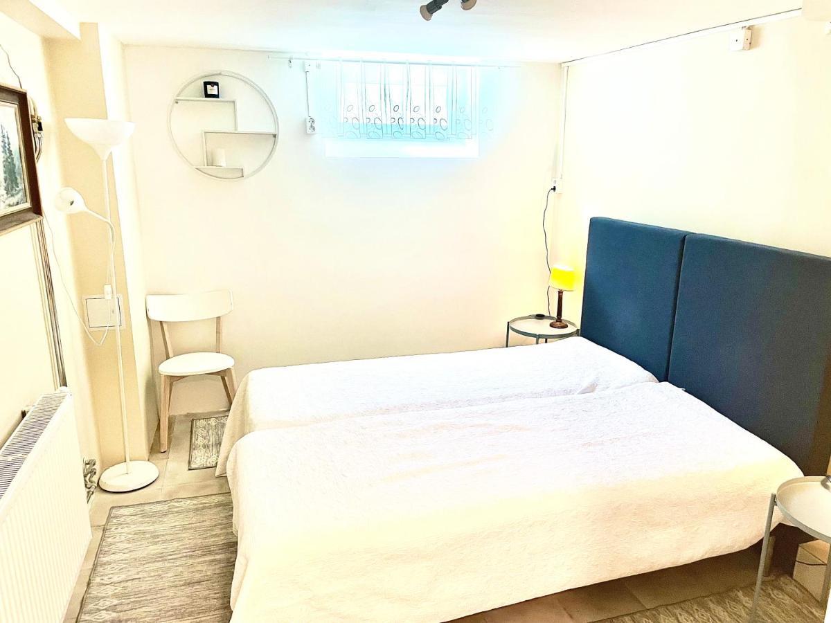 3 Rooms With Private Kitchen & Private Bathroom 5B Евле Экстерьер фото