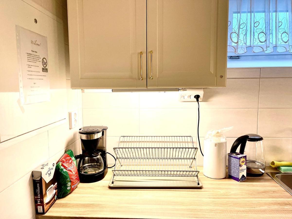 3 Rooms With Private Kitchen & Private Bathroom 5B Евле Экстерьер фото