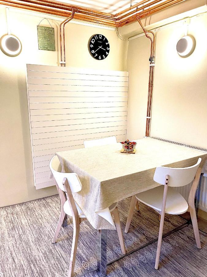 3 Rooms With Private Kitchen & Private Bathroom 5B Евле Экстерьер фото